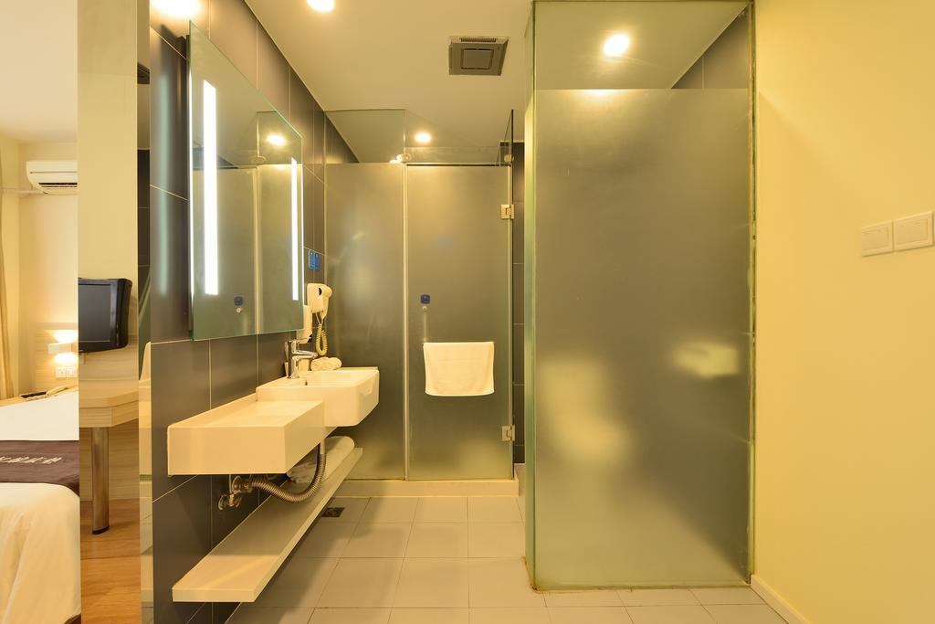 Hanting Hotel Shanghai Xujiahui Esterno foto